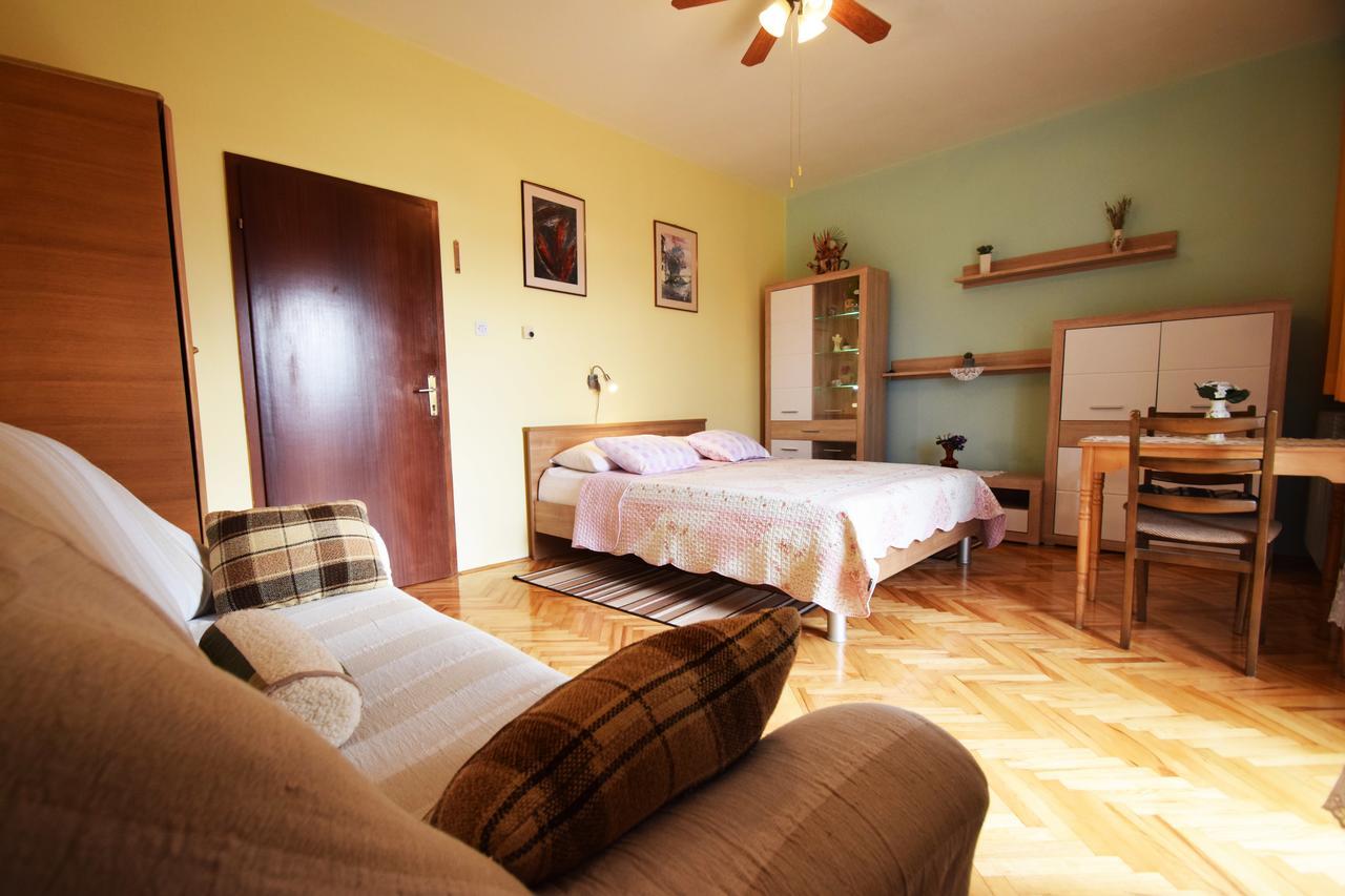 Apartments Mira スタリグラード 部屋 写真